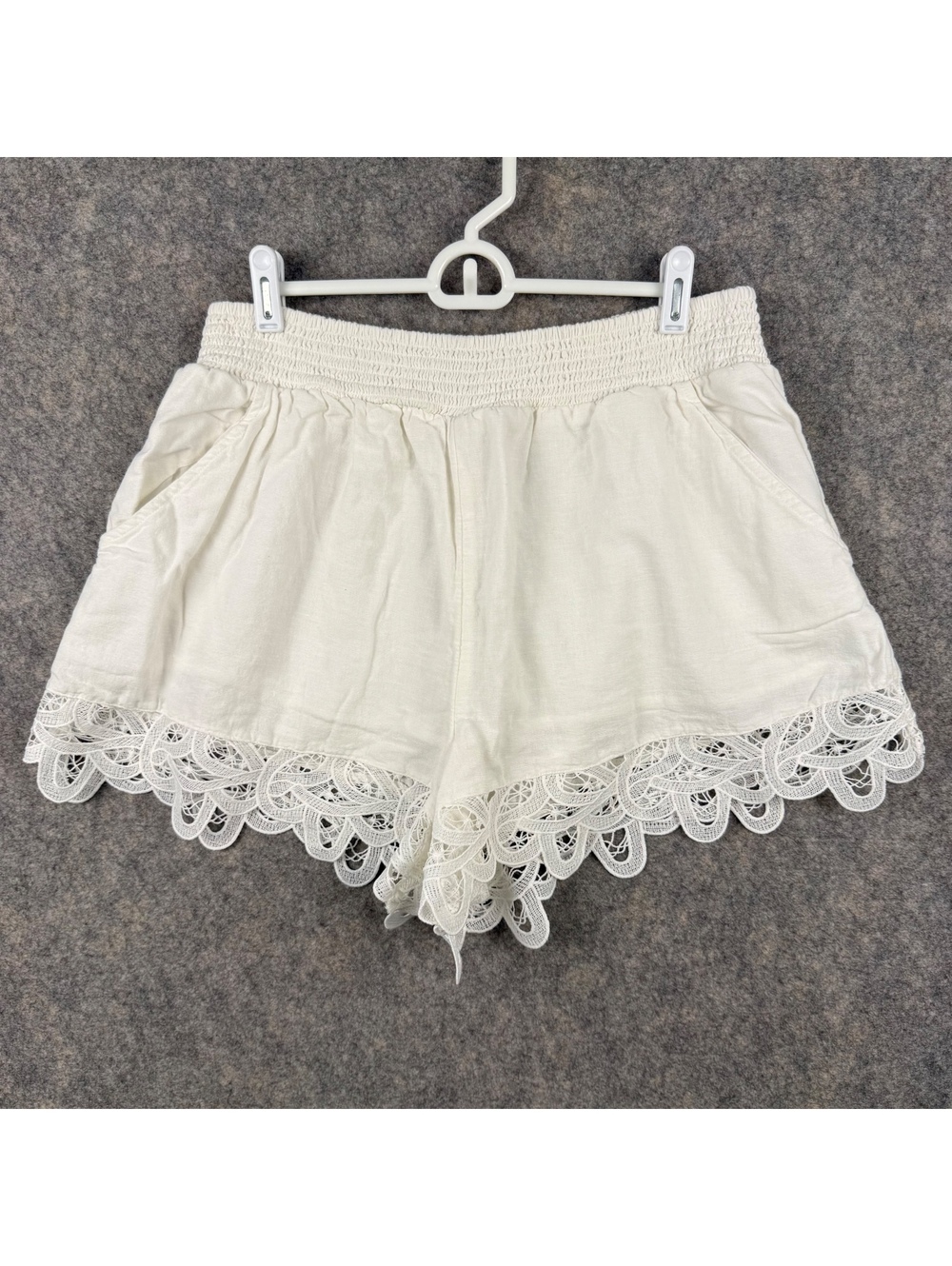 American Eagle Scallop Lace Hem Shorts Lined Elastic Waist White Size XL 980